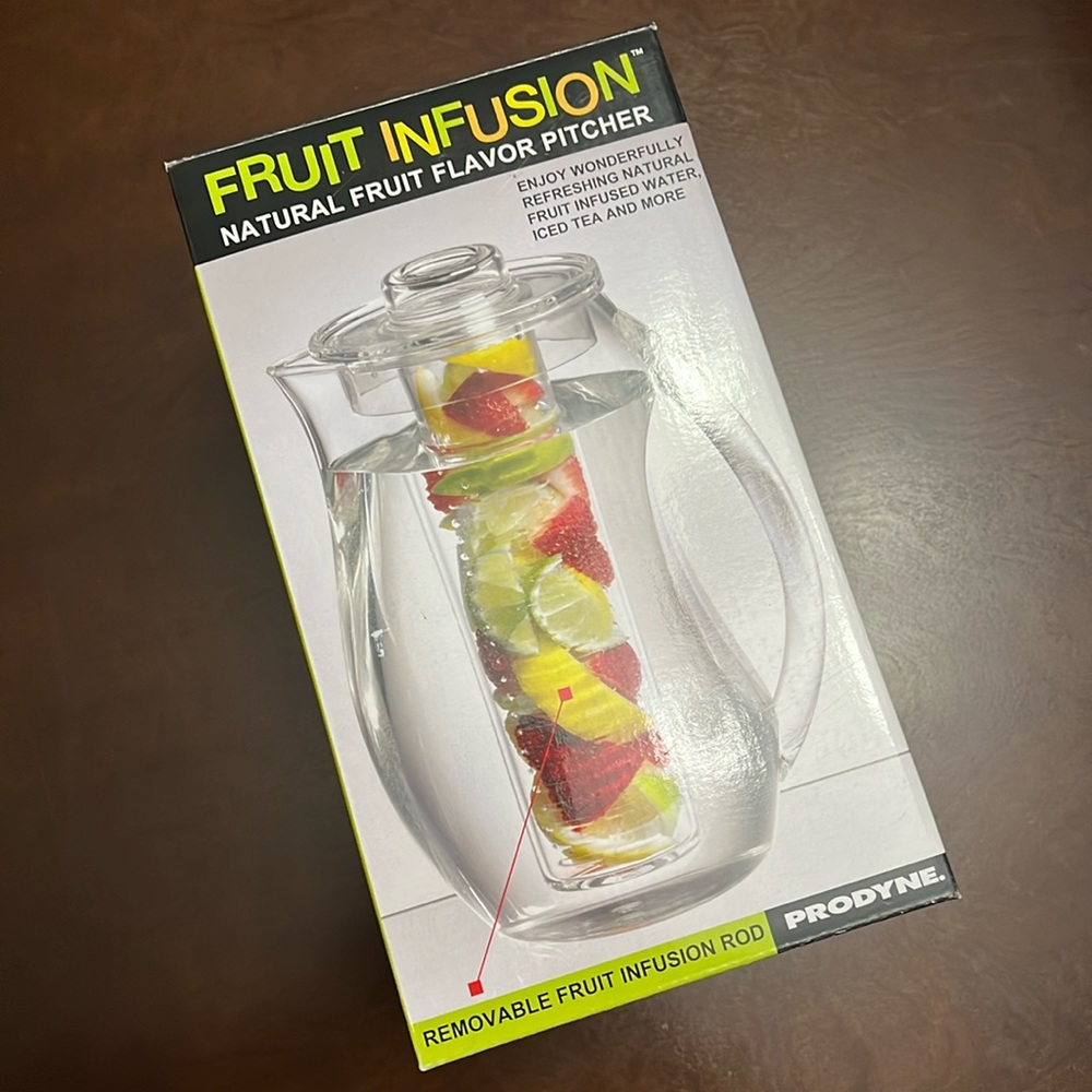 Fruit Infusion Pitcher with Fruit Infusion Rod